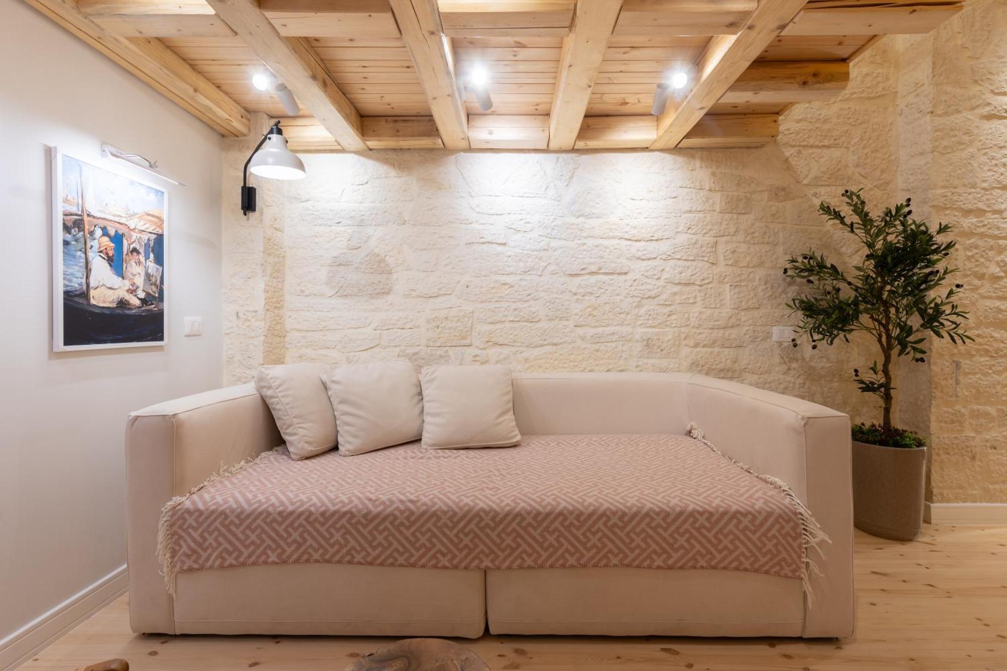 Elpis Guest House Himare Exterior photo